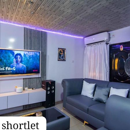 Synott Apartment Ikeja Buitenkant foto