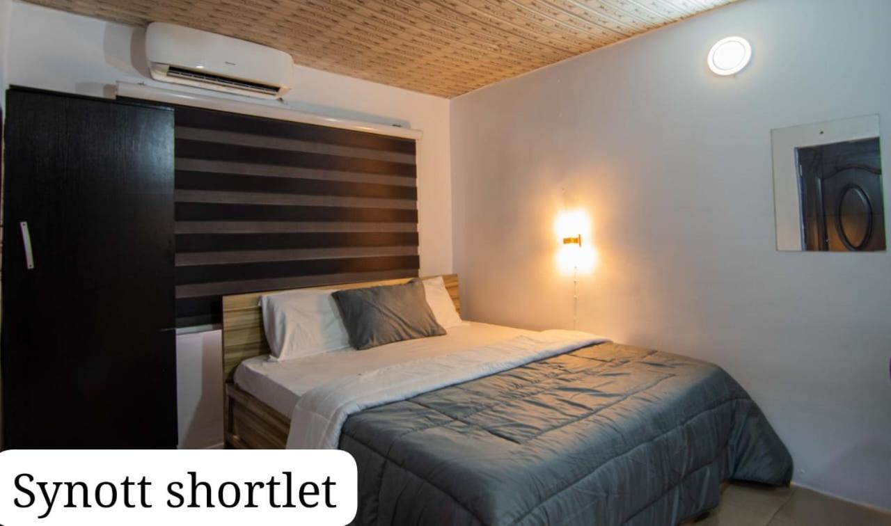Synott Apartment Ikeja Buitenkant foto