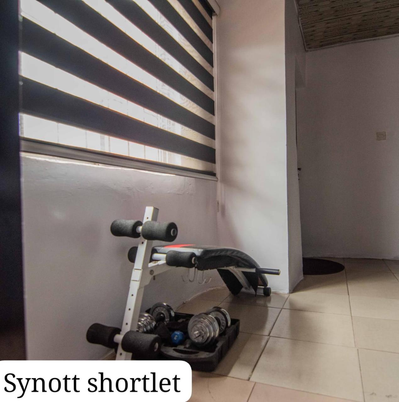 Synott Apartment Ikeja Buitenkant foto